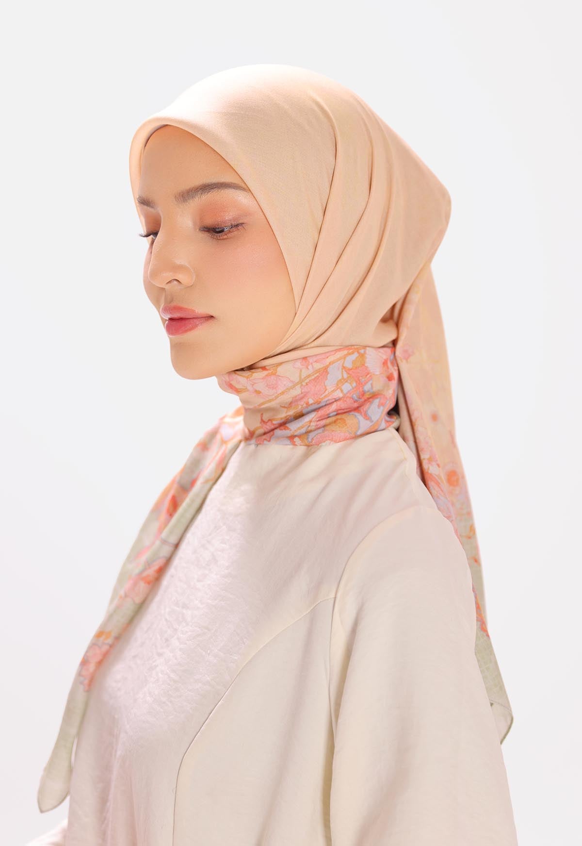 NAMIA SCARF