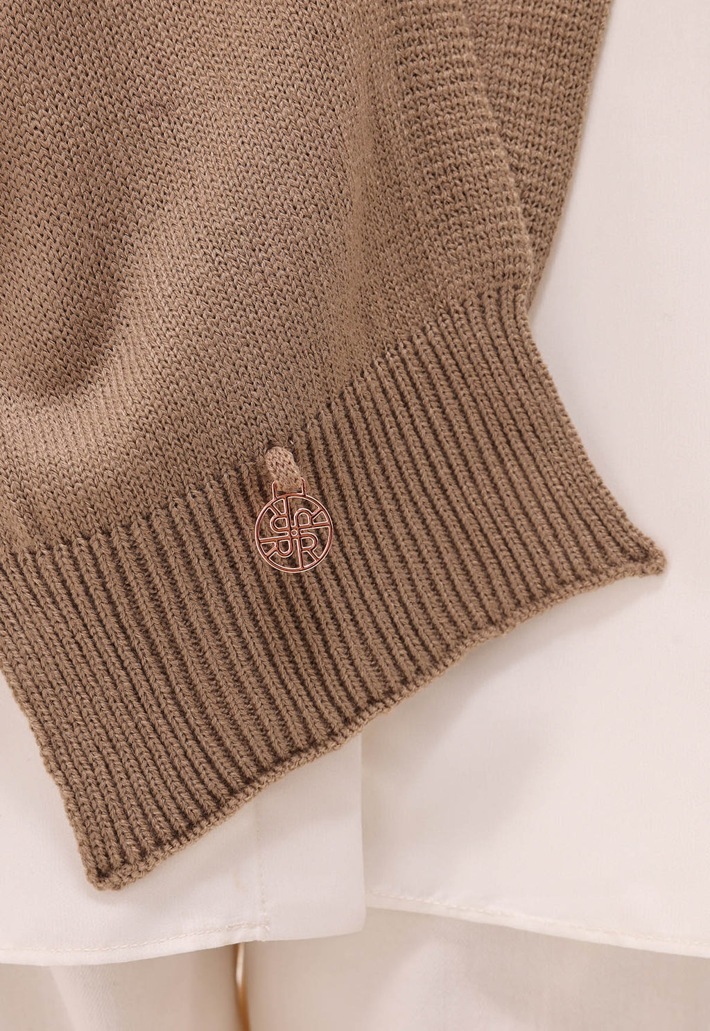 MONDA FAUX CARDI