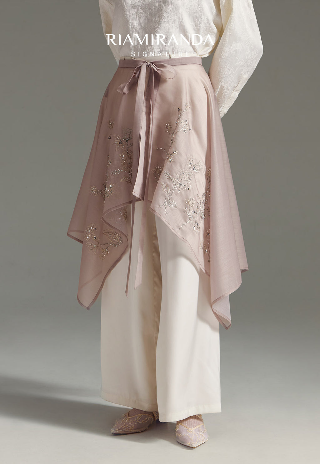 FLO CAPE EXTENDER