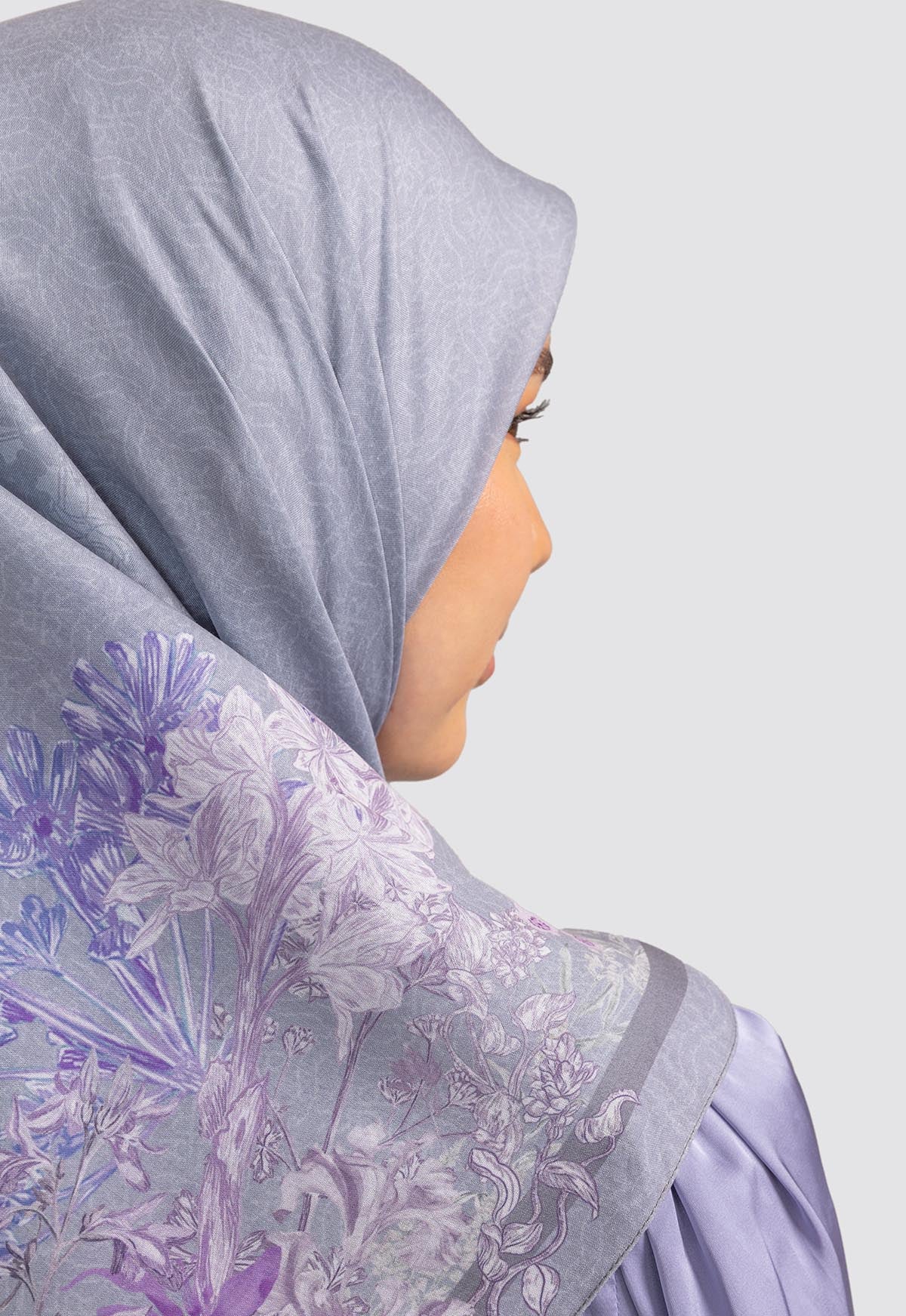 MINOR DEFECT R5 - QUINN SCARF
