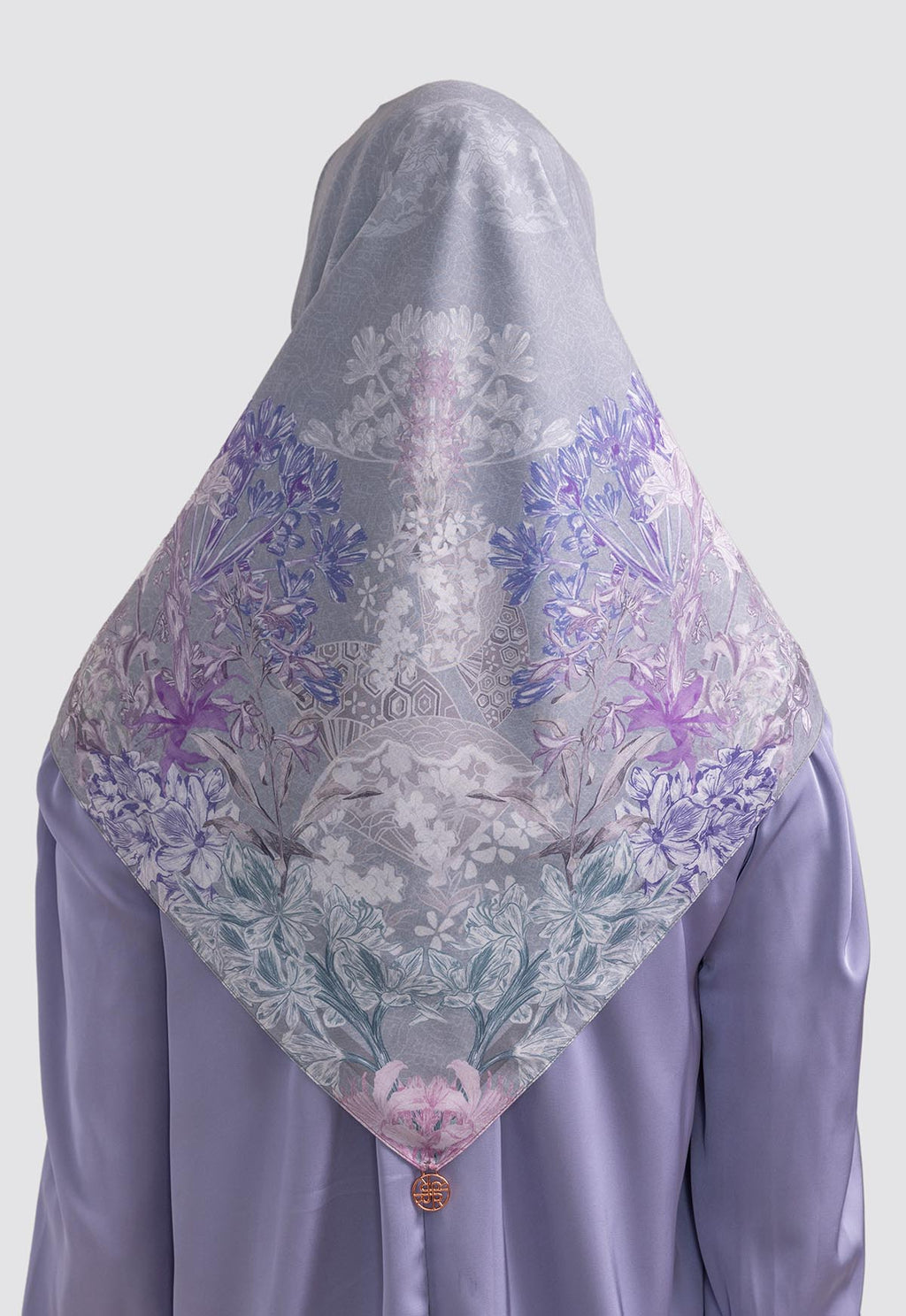 MINOR DEFECT R5 - QUINN SCARF