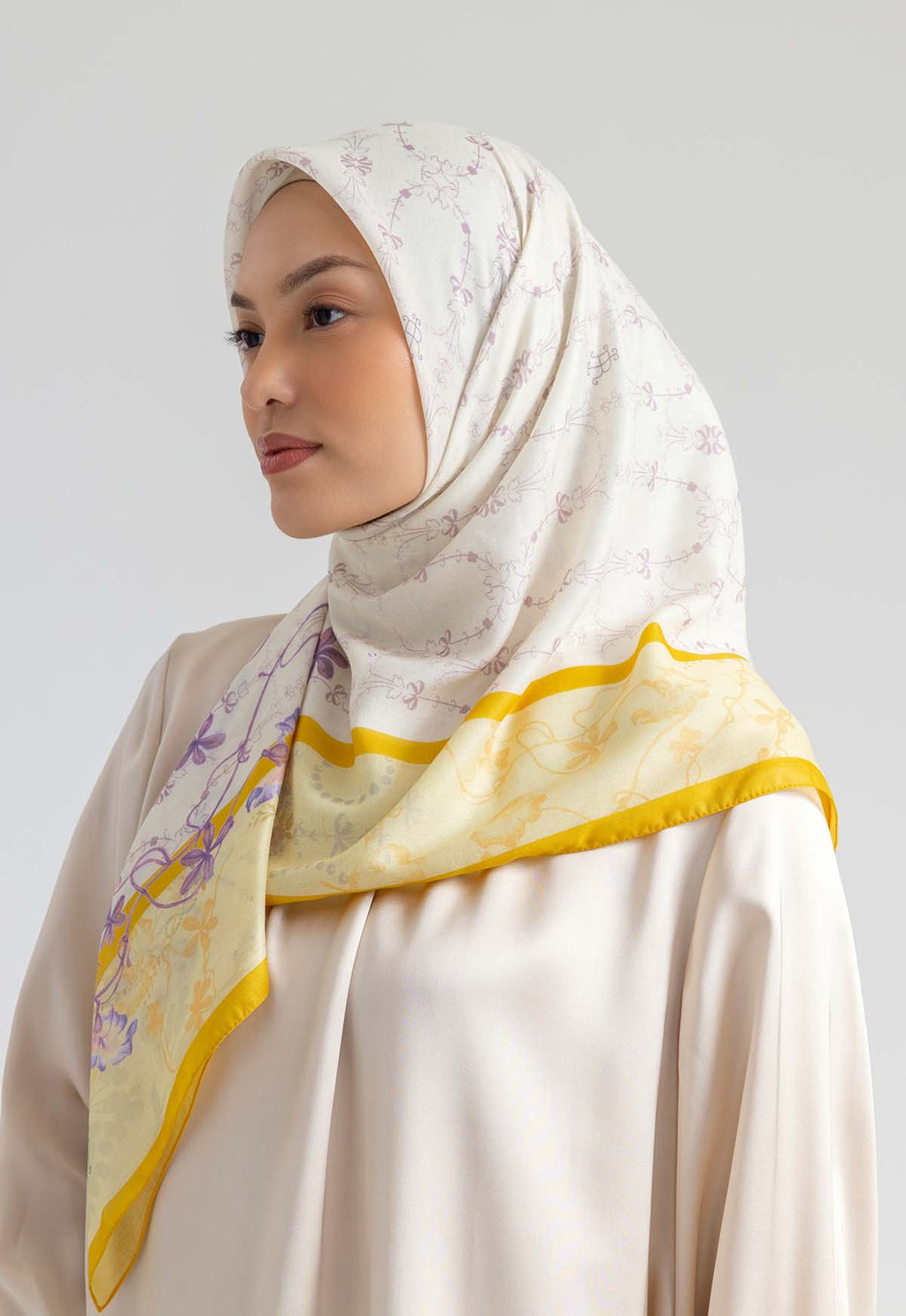 VERSAILLES SCARVES