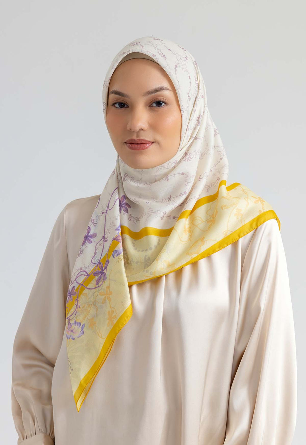 VERSAILLES SCARVES