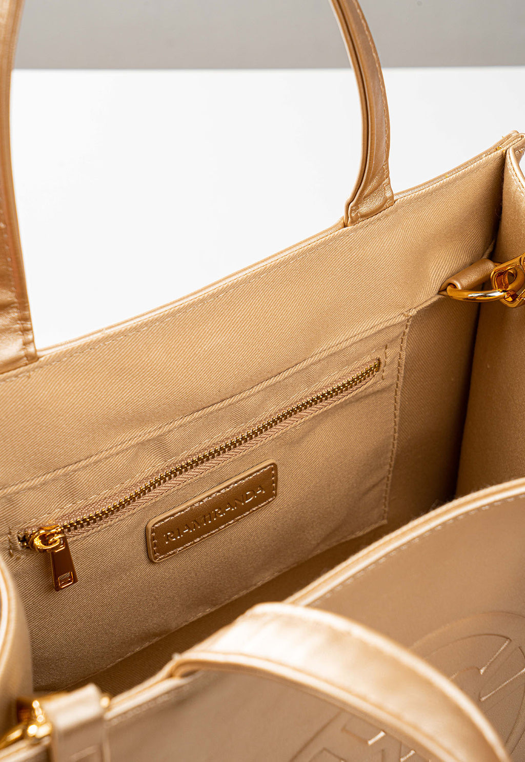 MINOR DEFECT R5 - HARLOW MEDIUM METALIC BAG