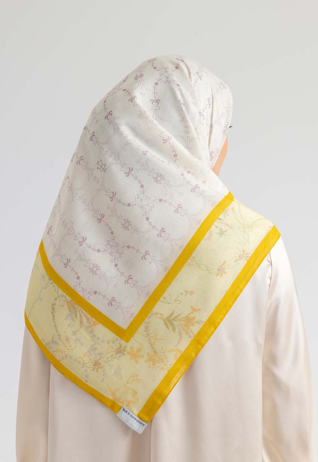 VERSAILLES SCARVES