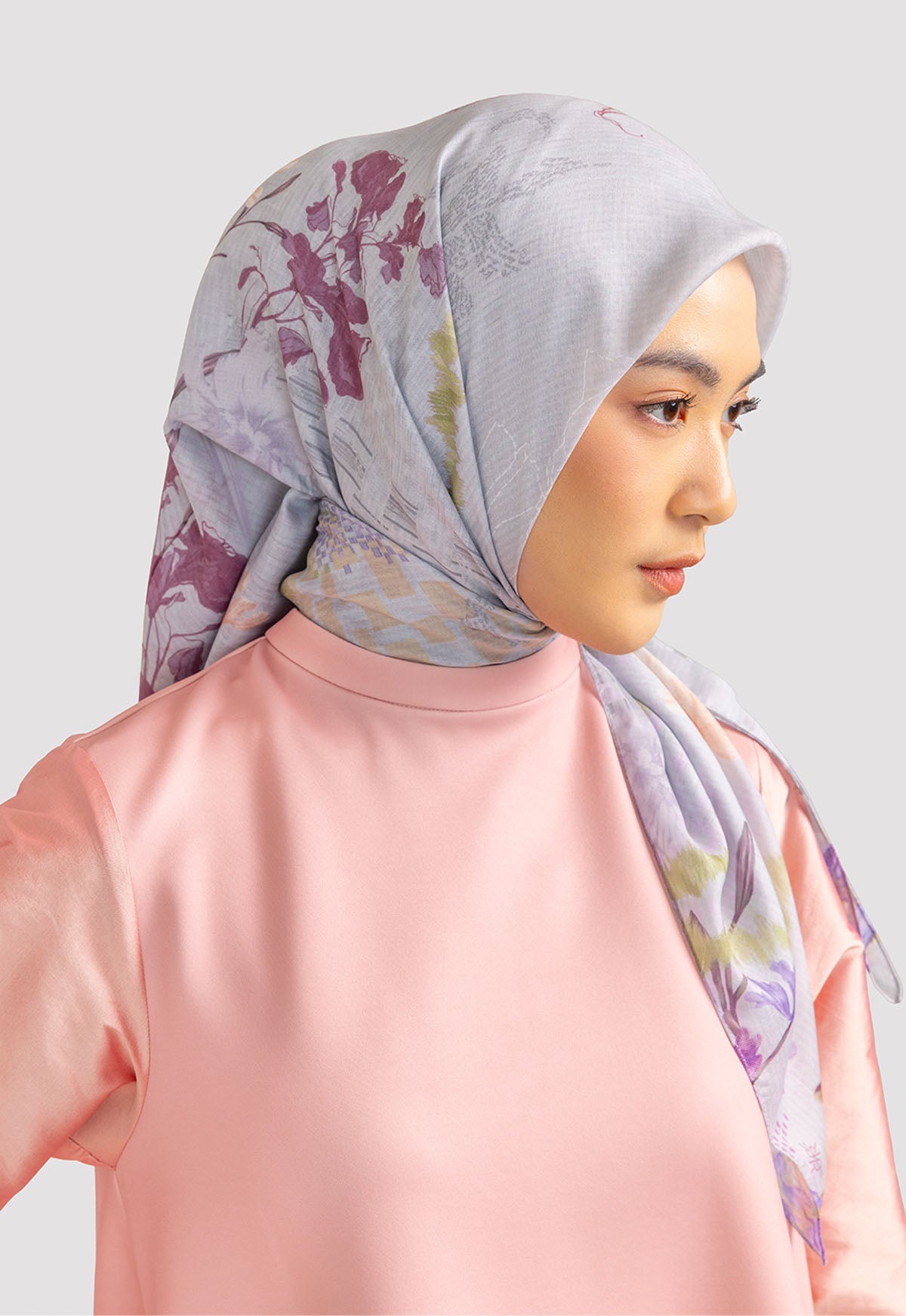 MINOR DEFECT R5 - PRISSIA SCARF