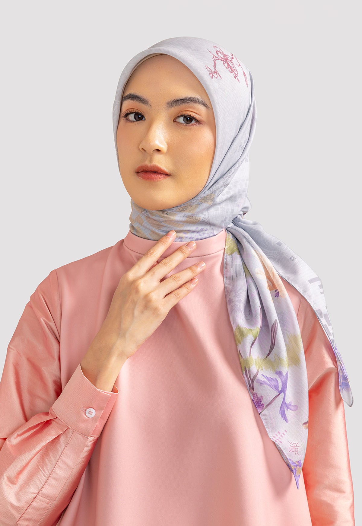MINOR DEFECT R5 - PRISSIA SCARF