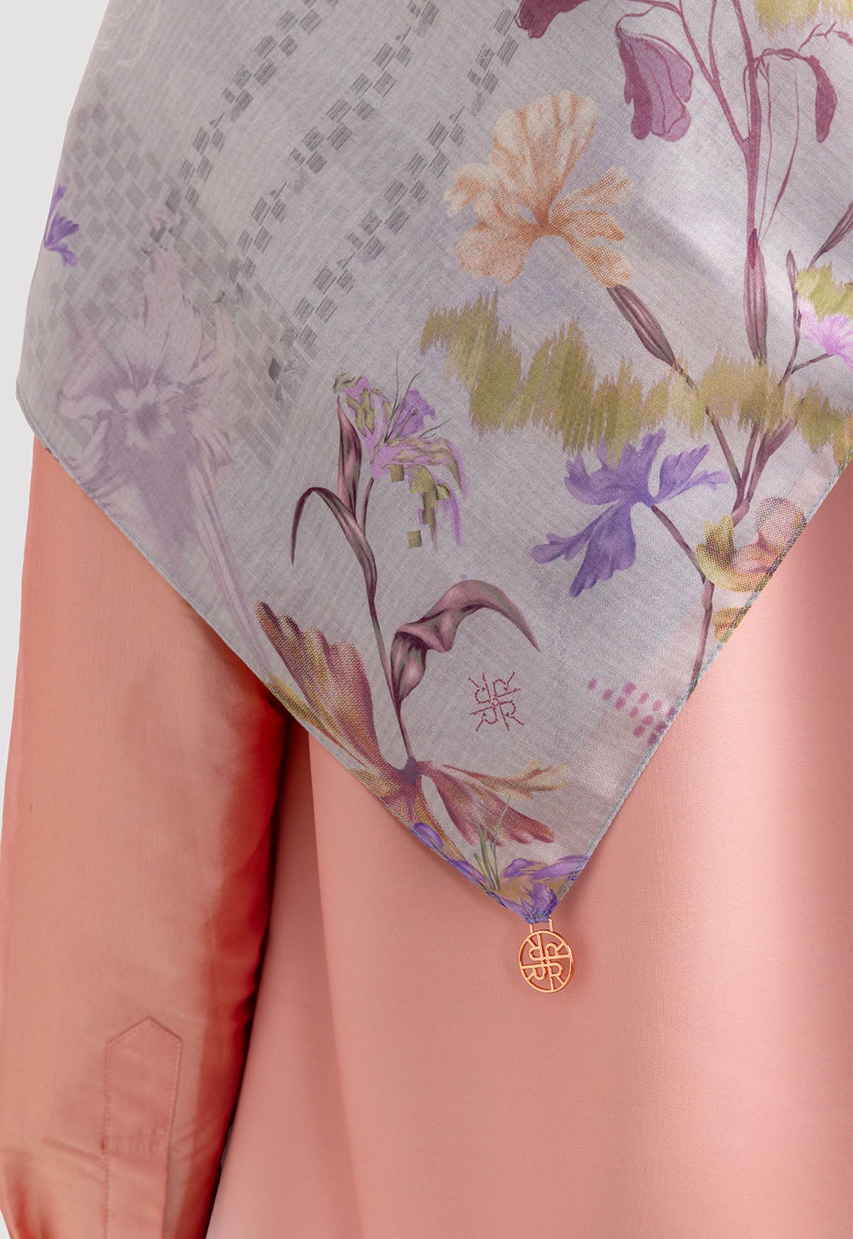 MINOR DEFECT R5 - PRISSIA SCARF