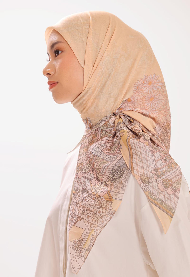 GAELLE SCARF