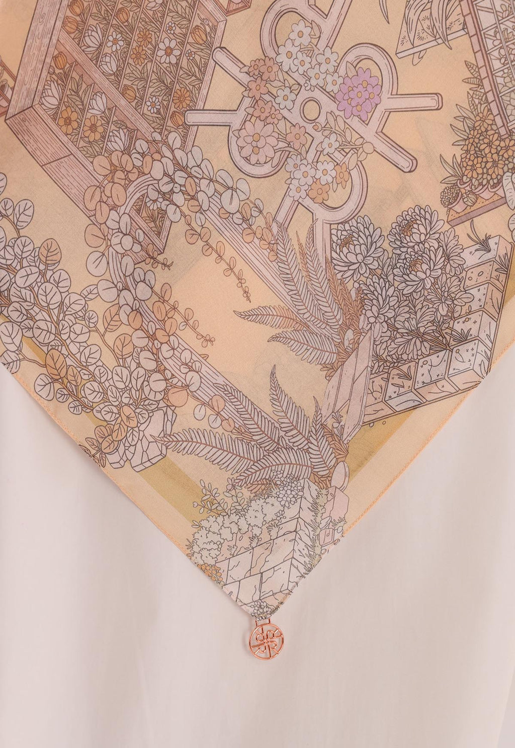 GAELLE SCARF