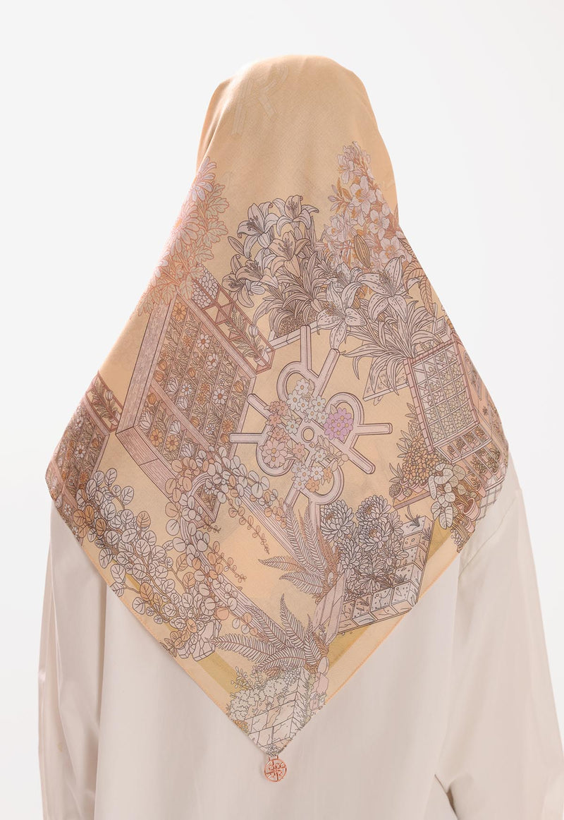 GAELLE SCARF
