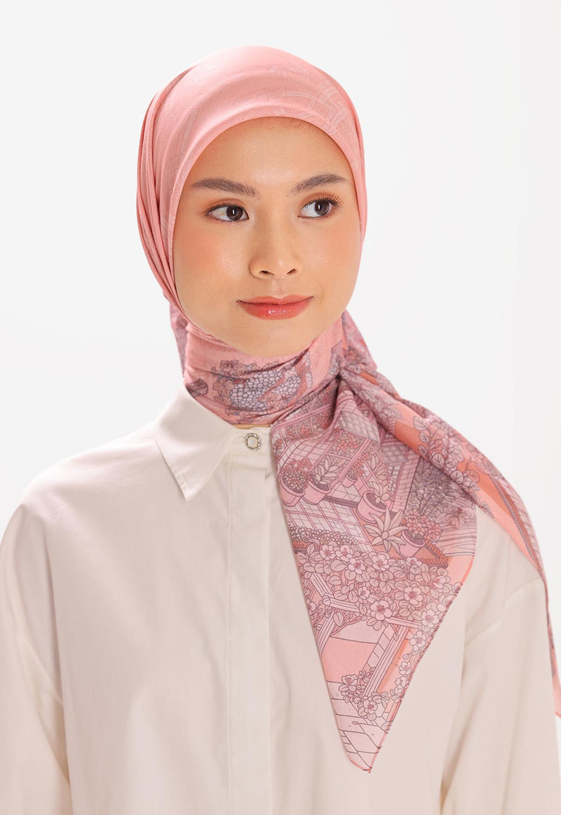 GAELLE SCARF