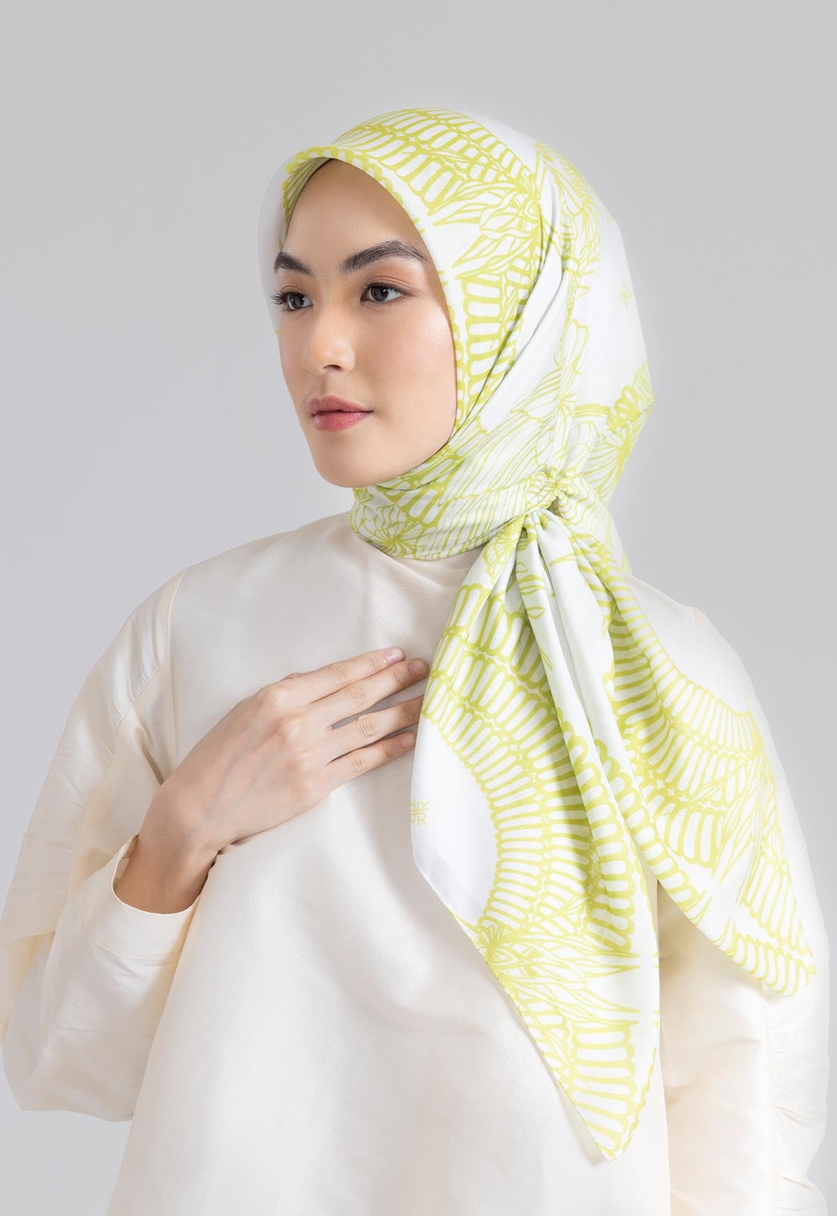 MINOR DEFECT R5 - SAGITTA SCARF