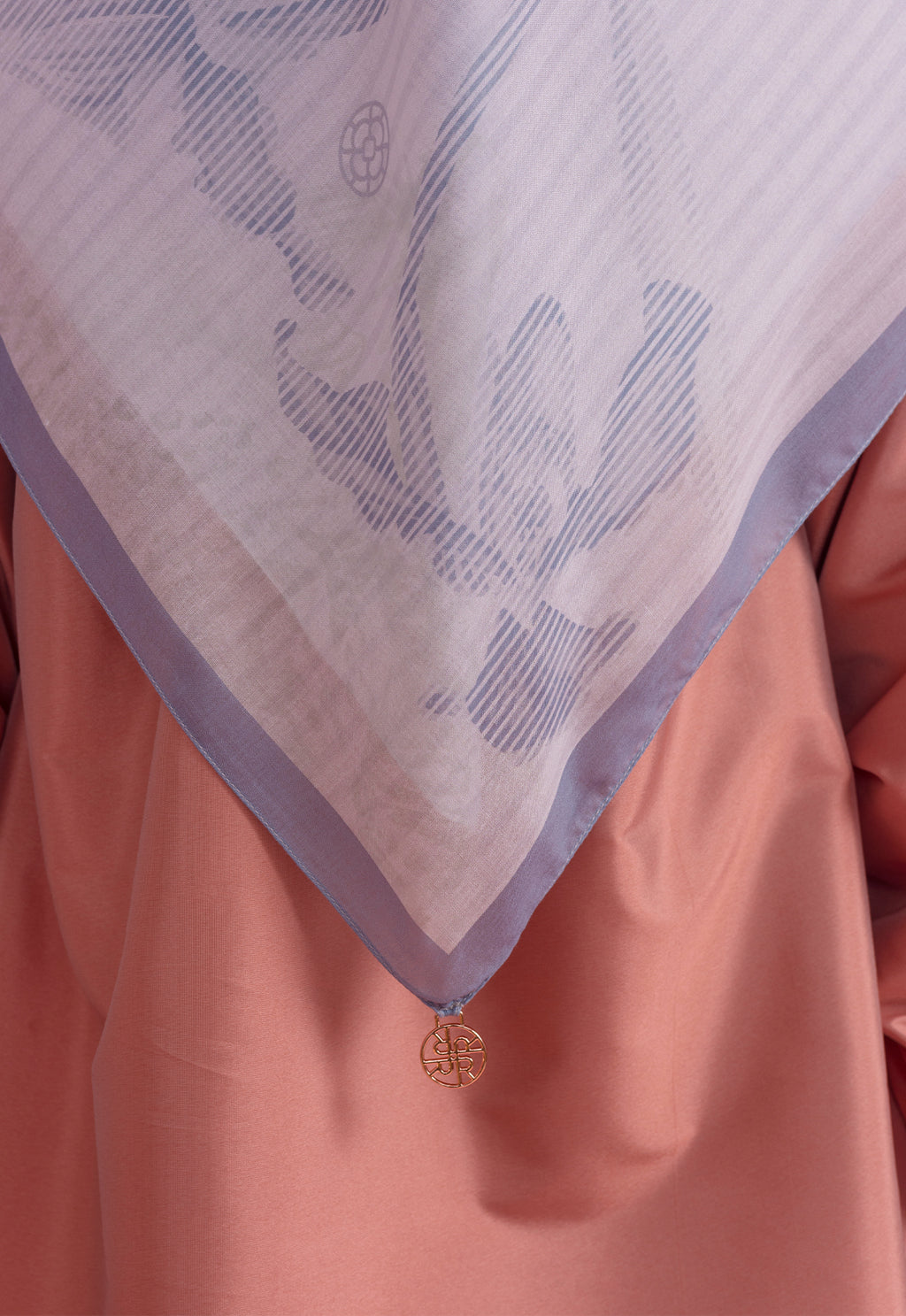 MINOR DEFECT R5 - DARCY SCARF