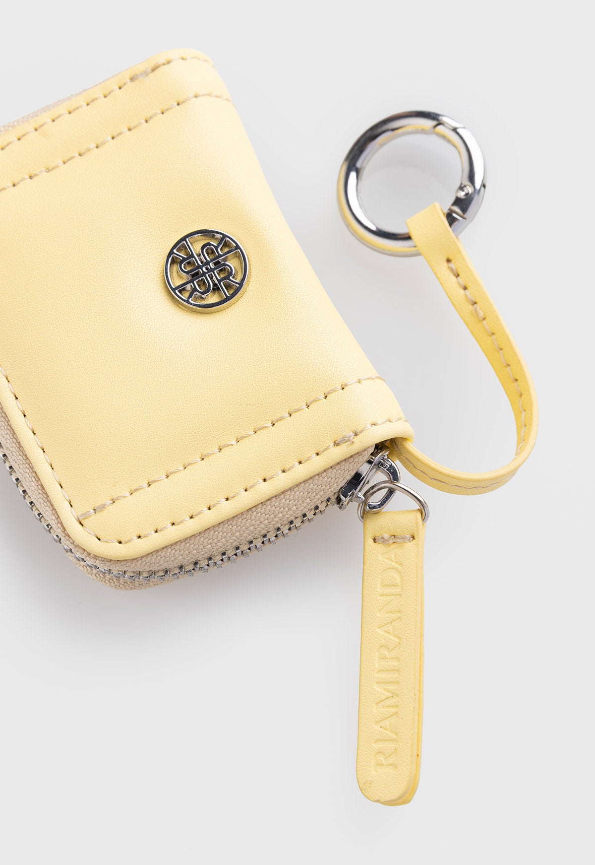KALILA AIRPOD CASE