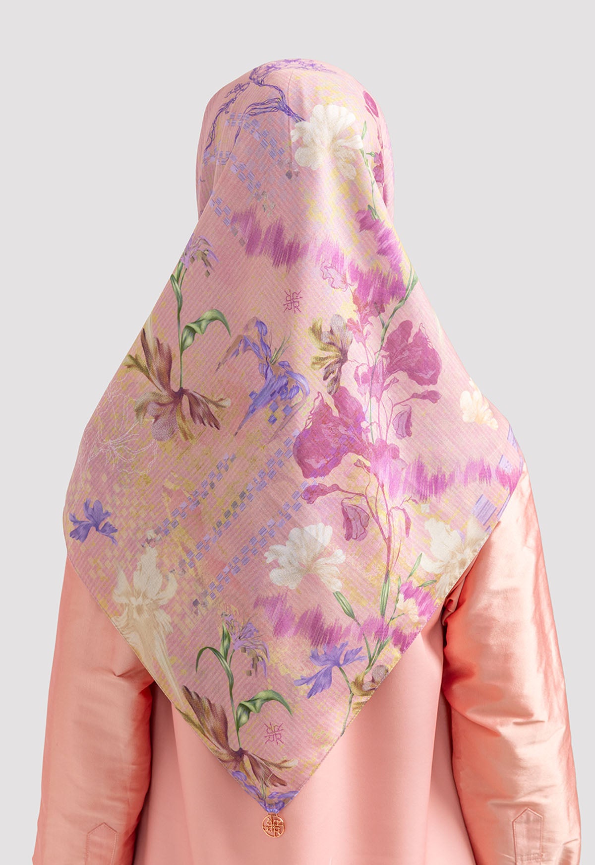 MINOR DEFECT R5 - PRISSIA SCARF