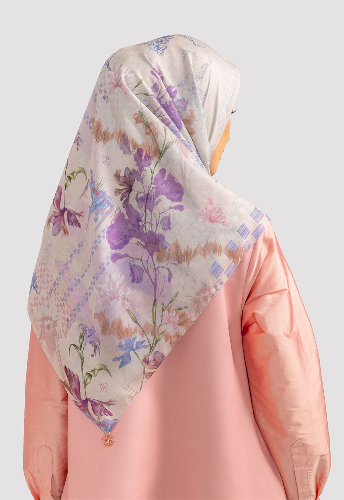 MINOR DEFECT R5 - PRISSIA SCARF