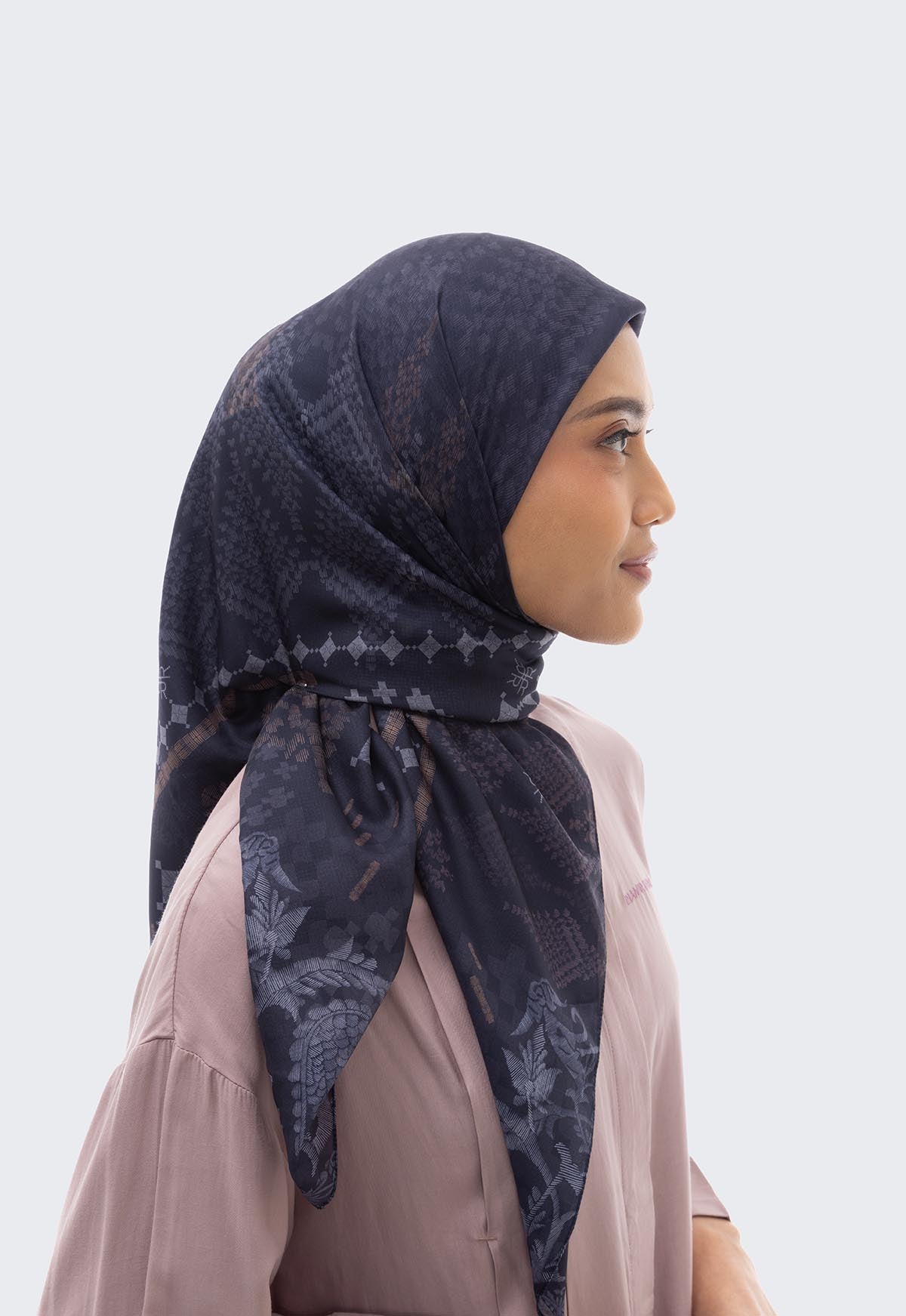 EVELINE SCARF