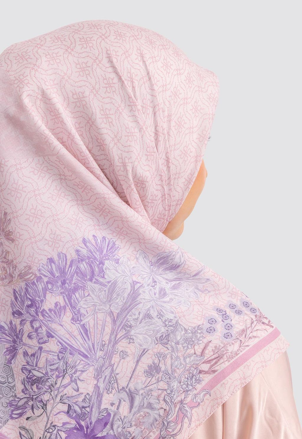 MINOR DEFECT R5 - QUINN SCARF
