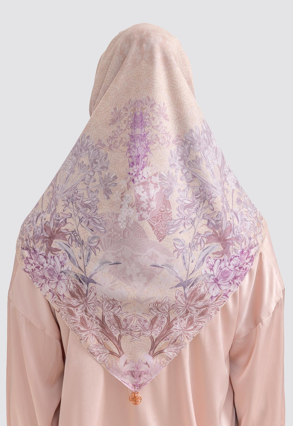 MINOR DEFECT R5 - QUINN SCARF