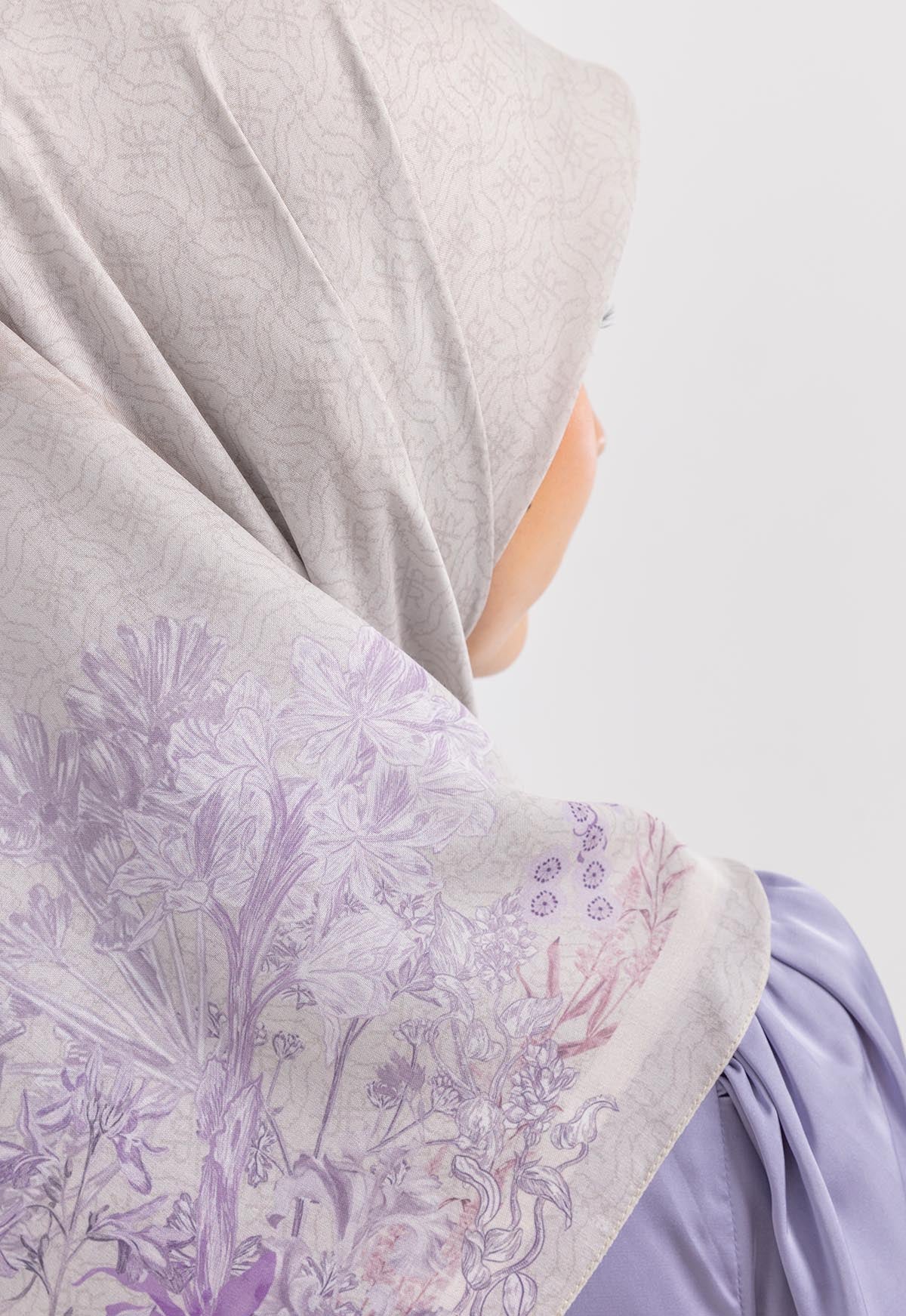 MINOR DEFECT R5 - QUINN SCARF