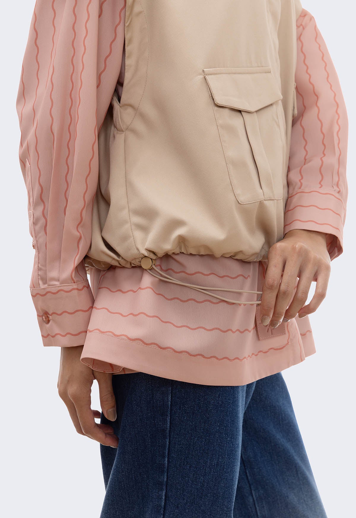 DELTA VEST