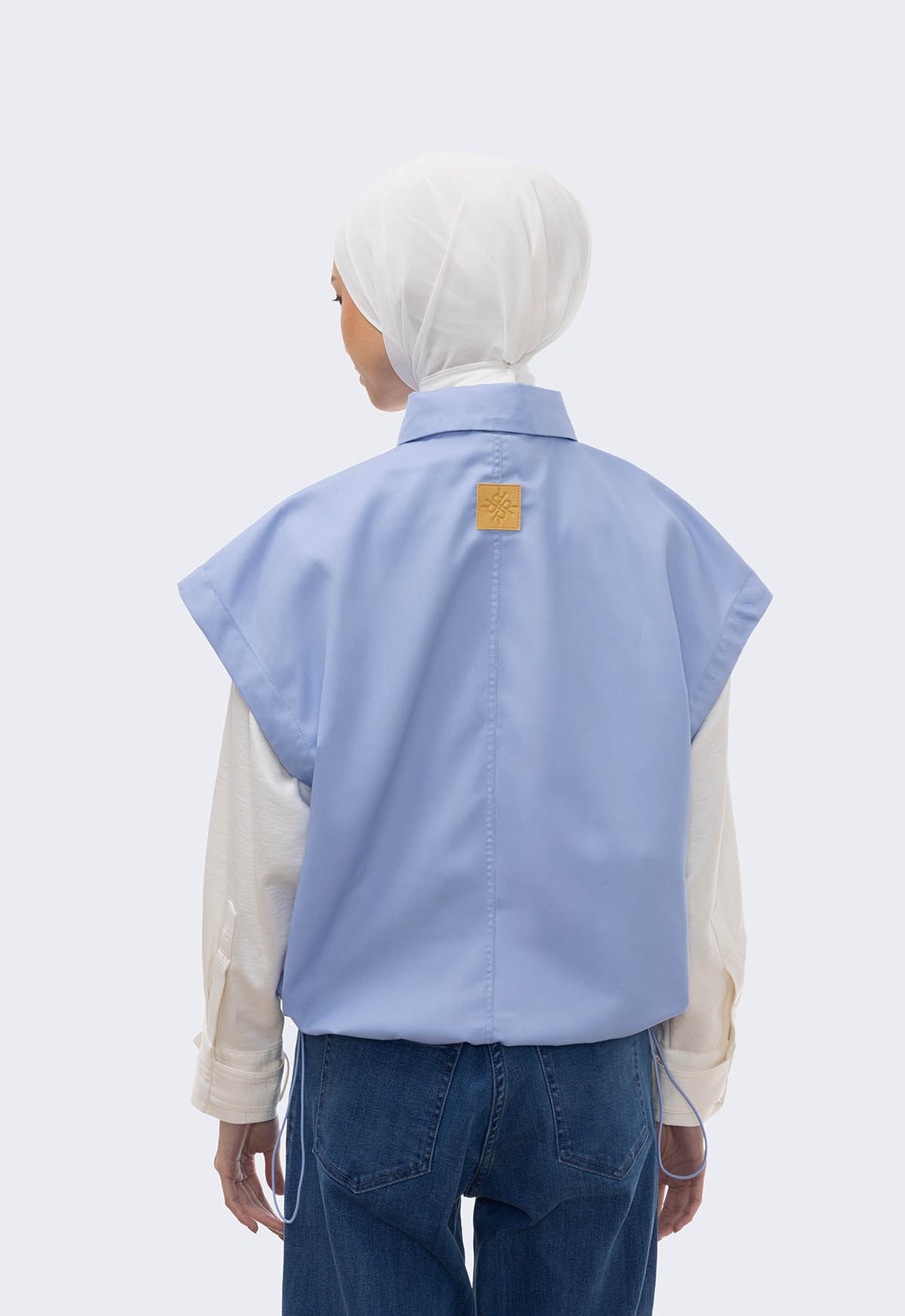 DELTA VEST