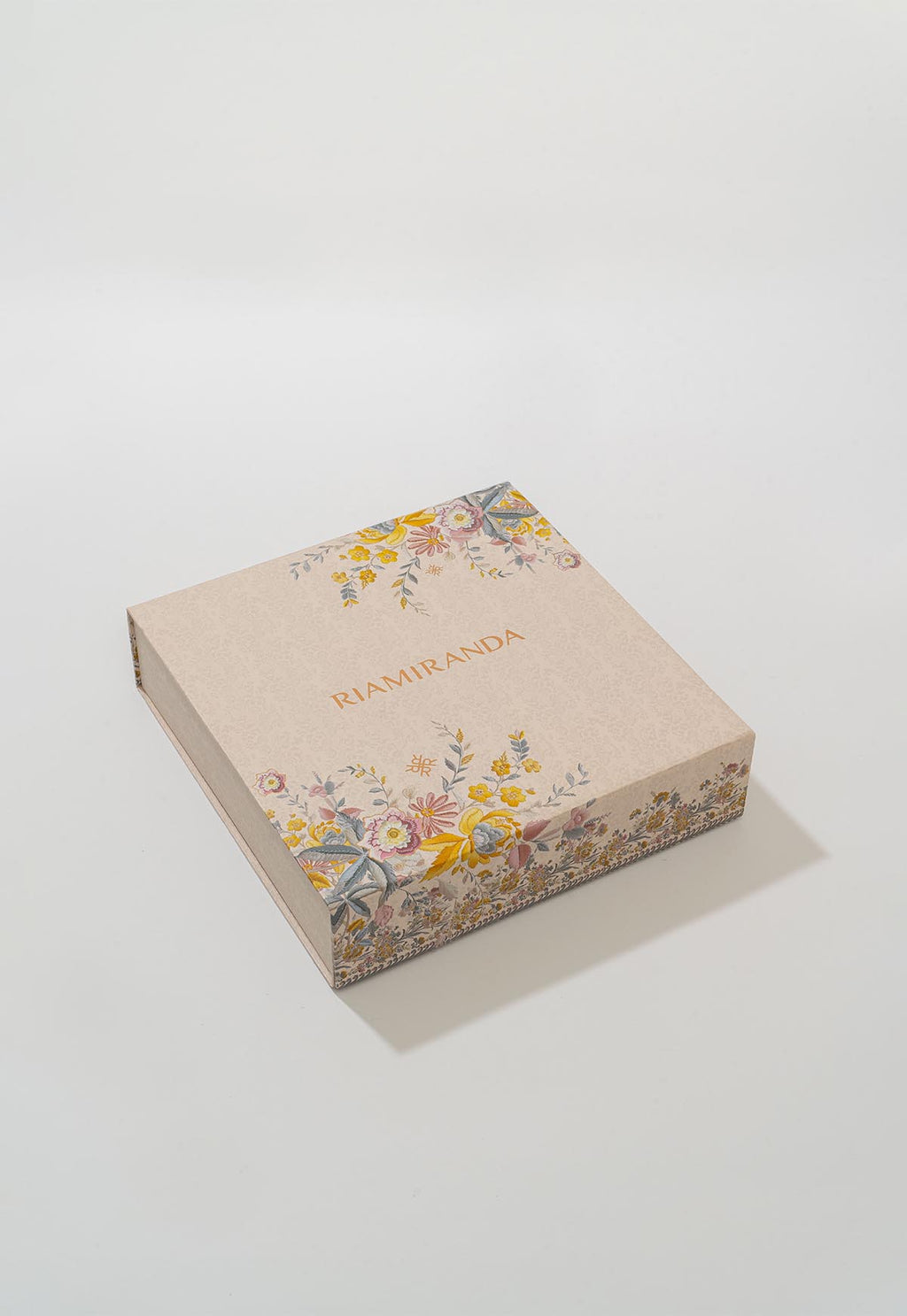 GIFT BOX RAYA 2025