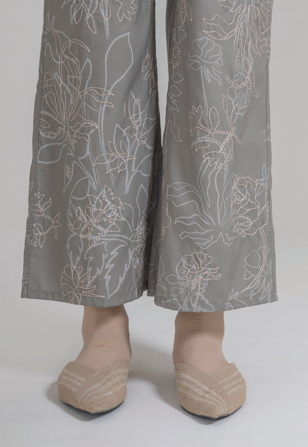 OUTLINE PANTS