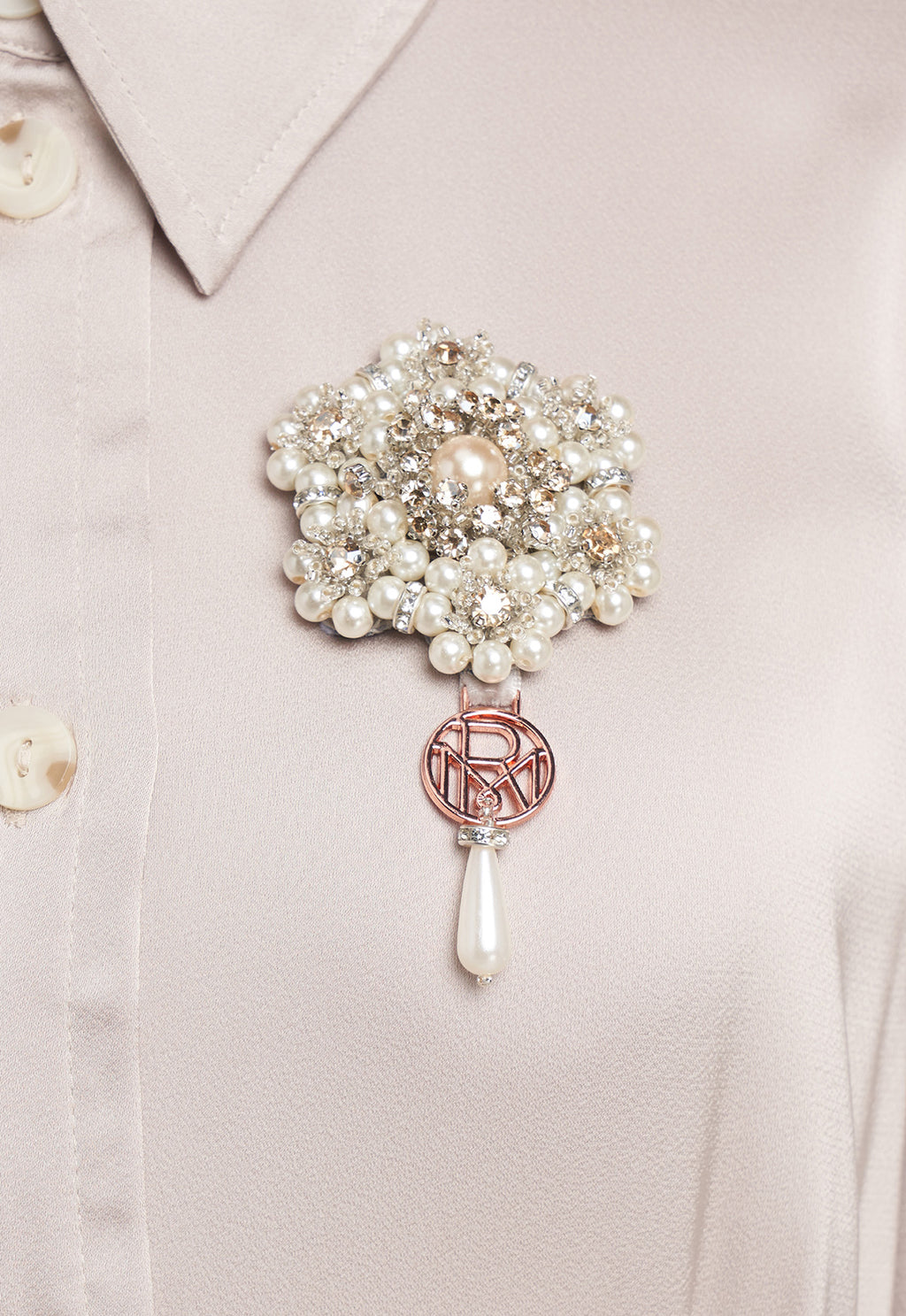 WHITE PEARLS BROOCH NATURAL WHITE